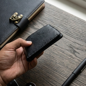 Portefeuille Bifold <span class=keywords><strong>Homme</strong></span> en Cuir Pur Fait Main de <span class=keywords><strong>Luxe</strong></span>, <span class=keywords><strong>Porte</strong></span>-Cartes Fin, Vente en Gros, Portefeuille Personnalisé avec Logo - Product Image 1