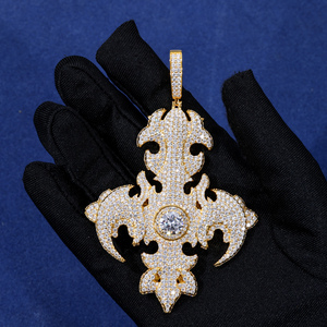 Collier Pendentif Fleur de Lys en Argent 925 Moissanite pour Homme, Design Royal Gothique Sertie de Pierres, Pierre Centrale Ronde, Bijou Tendance - Product Image 4