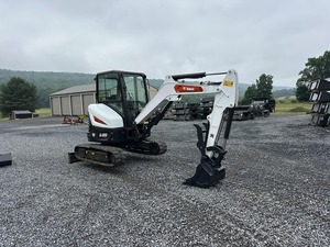 Mini-excavatrice Bobcat E35, poids opérationnel de 1000 kg, capacité de la benne de 0,12 m³, garantie de plus de 5 ans - Product Image 2