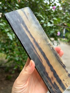 Escamas de Cuerno de Búfalo Marrón y Blanco de Primera Calidad, Tamaños Personalizados Disponibles para Fabricación de Cuchillos y Suministros de Manualidades - Product Image 2