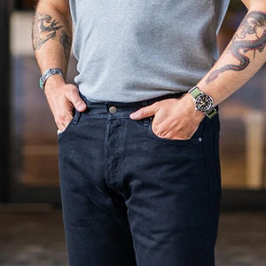 Pantalons en jean pour hommes au design élégant et tendance, avec un matériau doux et confortable, fermeture à boutons et poches latérales, pour les commandes en gros - Product Image 2