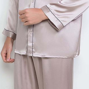 Ensemble de pyjamas en soie 100% respirant de luxe pour couples, manches courtes, pour homme et femme, vêtements de nuit en satin uni, prix avantageux - Product Image 5