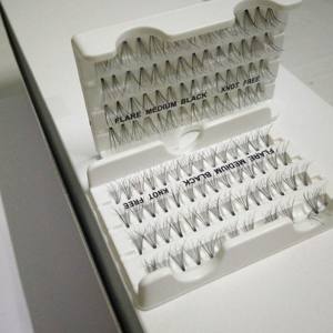 ELFA ELFAFLARE Extensiones de Pestañas Individuales Hechas a Mano de Alta Calidad, Pelo Sintético Grueso y Voluminoso, Tipo Cluster Flare Knot - Product Image 3