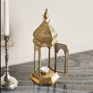 Lanterne Porte-Bougie Moderne en Métal Doré Marocain, Vente Chaude en Usine, pour Décorations de Noël et de Table à la Maison - Product Image 1