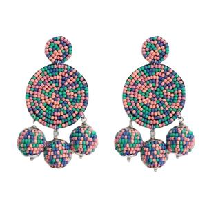 Pendientes Colgantes Multicolor Hechos a Mano con Diseño de Bordado de Cuentas Elegante, Colores Personalizados para Chicas Modernas y Mujeres a la Moda - Product Image 1