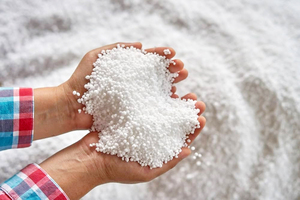 Fertilizante de Urea 46% Nitrógeno Granular de Liberación Rápida en Perlas para Uso Agrícola - Product Image 2
