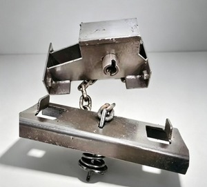 WAI TICK MALAYSIA Porta Llantas de Repuesto Tipo Cadena de Alta Resistencia para Ruedas de Camión de 10 Orificios - Product Image 4
