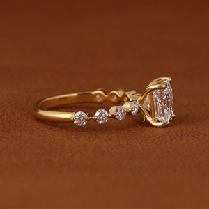 Anillo de Compromiso con Diamante Cultivado en Laboratorio, Corte Princesa, Banda de Oro de 14K con Pavé, Certificado IGI, Joyería de Boda - Product Image 4