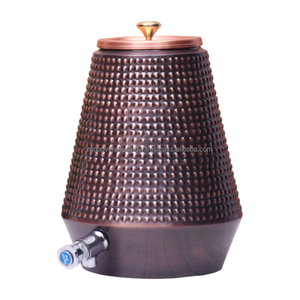 Dispensador de agua de cobre puro 100% para encimera Ayurveda de calidad superior de estilo único con tapa de latón y grifo de acero para el hogar - Product Image 5