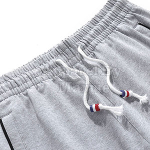 Pantalones cortos premium para hombre, ligeros, de tela suave, diseñados para comodidad durante todo el día, adecuados para uso diario. - Product Image 3
