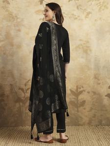 Costume de cérémonie de couleur noire en Chanderi lourd de créateur, Kurti brodé élégant, pantalon, dupatta unique, élégant - Product Image 5