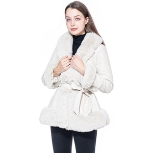 Abrigo Largo de Cuero Genuino de Lujo para Mujer, con Cuello de Piel Cálido y Cinturón, Estilo Personalizado, Fabricante Mayorista - Product Image 3