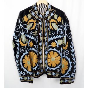 Veste Suzani en velours doux et respirant pour femme, faite à la main, motif floral imprimé, manches longues, en coton tissé, prête pour l'automne - Product Image 1