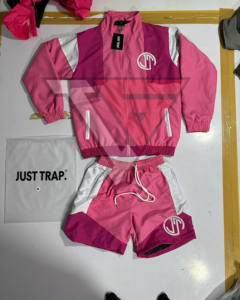 Conjunto Corto de Chaqueta Cortavientos Personalizado para Hombre 2026, Conjunto de Chaqueta Cortavientos y Pantalones Cortos de Nailon para Hombre, Hecho en Sialkot, Pakistán - Product Image 1