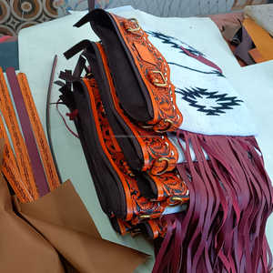 Bolso de Mujer Estilo Vaquero, con Flecos y Borlas, Bandolera, Bolso de Mano de Cuero Genuino, Hecho a Mano, Floral, Bohemio, Vintage - Product Image 3