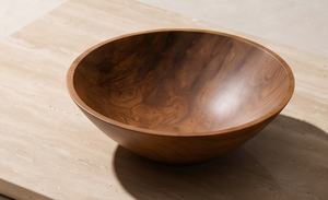 Plat de service en bois de manguier à profil incliné, finition noyer riche, style minimaliste, pièce maîtresse - Product Image 3