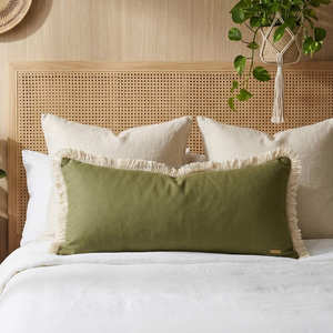 Housse de coussin lombaire décorative longue, vert olive, coussin de lit, style bohème, décoration de chambre à coucher moderne et organique, 30 × 80 cm - Product Image 1