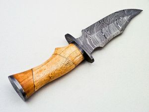 Couteau de chasse multifonctionnel à lame fixe motif Damas de qualité supérieure, couteau de camping en bois pour l'extérieur, logo personnalisé OEM/ODM, garantie 3 ans - Product Image 3