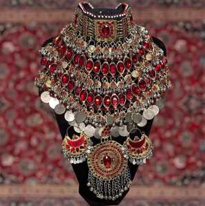 ชุดเครื่องประดับ 6 ชิ้น ประกอบด้วยแหวน สร้อยคอ ต่างหู และบินดี ติกก้า ผลิตด้วยมือโดยนักออกแบบมืออาชีพ สำหรับการสวมใส่แบบดั้งเดิมของชาวอัฟกัน - Product Image 4