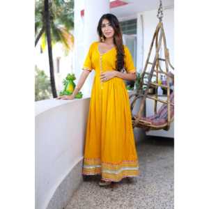 เดรสทรงเอไลน์สีเหลืองสดใส แต่งลายกอต้า คอวี ตัดสี ผ้าฝ้าย/ใยไผ่ ช่วงเอวทรงธรรมชาติ - Product Image 5