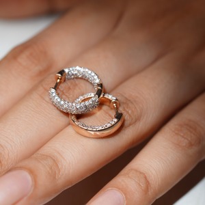 Boucles d'oreilles créoles de luxe en diamants ronds de laboratoire, or massif 18 carats, bijoux unisexes, cadeau idéal pour les diplômes et les mariages - Product Image 6