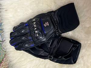 Guantes de Motociclismo de Cuero Negros con Protección de Nudillos de Carbono, Transpirables y con Agarre para Pista y Calle - Product Image 5