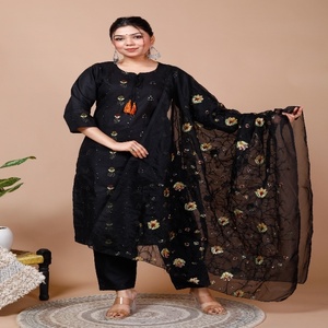 Ensemble Kurta Traditionnel en Coton Noir Élégant avec Broderie Subtile et Dupatta Transparent pour un Style Ethnique Sophistiqué Toutes Saisons - Product Image 3