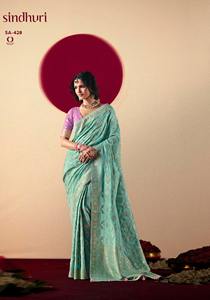 Sari en soie pure et douce avec tissage Zari riche, vêtement ethnique luxueux pour les occasions nuptiales et festives - Product Image 5