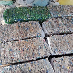 เศษขวดพลาสติก PET รีไซเคิลคุณภาพอุตสาหกรรม สีฟ้าใส ล้างสะอาด ผ่านกระบวนการร้อนและเย็น เกรดแผ่นใยสำหรับใช้ในอุตสาหกรรม - Product Image 5