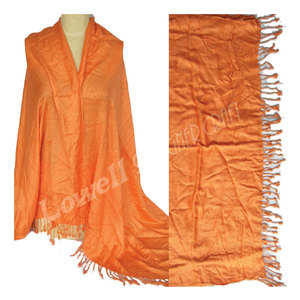 Elegante Bufanda de Viscosa con Bordado, Chal de Diseño en Rayón Premium, Ligero, Suave y Estiloso, Accesorio de Moda para Mujer - Product Image 4