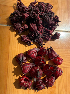 Pétales d'hibiscus séchés naturels, fleurs d'hibiscus entières pour les tisanes et les ingrédients botaniques - Product Image 1