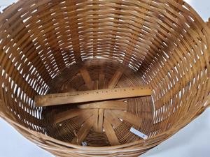 Panier tissé vintage artisanal du Vietnam avec poignée en bambou et rotin, panier de rangement de style mi-siècle, fournisseur et fabricant - Product Image 4