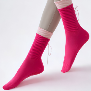 Chaussettes de yoga antidérapantes avec logo personnalisé, longueur cheville, en coton et fibre de bambou, couleur unie, pour adultes, à porter au printemps - Product Image 2