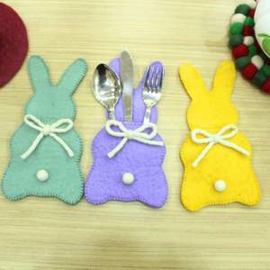 Porte-couverts en laine de couleur menthe, jaune, violet et vert menthe - Accessoire de cuisine écologique - Product Image 1