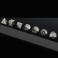 Dés en pierre de haute qualité, hématite, cristal naturel, pierres de guérison Reiki, pierres gravées, ensemble de dés personnalisés, cristal viking.