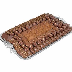 Plateau de service ovale en métal doré au design fabuleux, idéal pour les chocolats de qualité supérieure, pour les mariages, la maison, les hôtels et les restaurants. - Product Image 4
