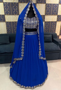 Lehenga Choli de Boda Azul Elegancia Real con Lentejuelas y Corte de Precisión en Faux Georgette, Semi-Confeccionado, para Novias Indias y Pakistaníes - Product Image 6