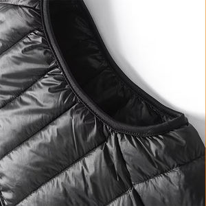 เสื้อกั๊กขนเป็ด Montane สีดำแบบสั่งทำพิเศษ ซิปหน้า อุ่นสบายสำหรับฤดูหนาว บุนวมอย่างดี ไซส์ใหญ่พิเศษ พร้อมบริการ OEM - Product Image 5