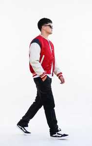 เสื้อแจ็คเก็ตวาร์ซิตี้สีแดงแบบยูนิเซ็กซ์  คอปกมีฮู้ด  ซิปด้านหน้า  ทรงโอเวอร์ไซส์  ปลายแขนเสื้อลายทาง  สไตล์ฮิปฮอป สตรีทแวร์ วินเทจ สำหรับฤดูหนาว - Product Image 2