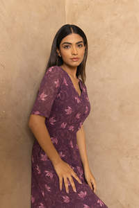 Robe midi en mousseline de soie à imprimé floral violet, col rond, manches courtes, coupe évasée, tenue décontractée pour tous les jours, style printemps, belle robe élégante pour femmes - Product Image 2