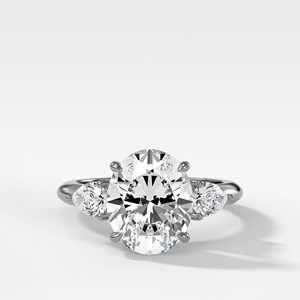 Anillo de Compromiso de Oro Sólido de 14k y 18k con Diamante Ovalado Cultivado en Laboratorio de 2.00ctw, Tres Piedras en Forma de Pera, Anillo de Boda Solitario, Certificado IGI - Product Image 3
