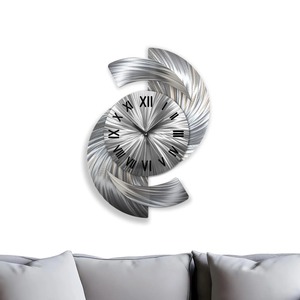 Reloj de pared de metal plateado de primera calidad para decoración de pared, transforma el reloj en un centro de atención decorativo, procedente de la India. - Product Image 3