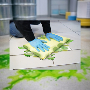 Mini-rouleau absorbant chimique jaune pour le nettoyage des déversements industriels et la protection des surfaces - Product Image 3