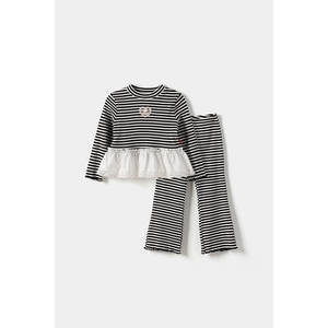 Conjunto de Ropa para Niñas Estilo Coreano OZKIZ, Diseño de Encaje a Rayas con Corazón, Cómodo, para 2-6 Años, Primavera/Otoño, Venta al Por Mayor - Product Image 1