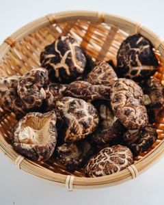 HONGOS SHIITAKE SECOS DE GRADO ALIMENTICIO CON CERTIFICACIÓN HALAL - Product Image 1