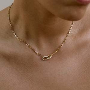 Collar de Lujo de Oro Amarillo de 18K con Eslabones Entrelazados y Diamantes Cultivados en Laboratorio con Corte Brillante Redondo - Product Image 2