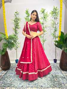 Lehenga Choli semicompuesto para mujer con bordado de hilo y jari, con dupatta, diseño de Lehenga Choli. - Product Image 2