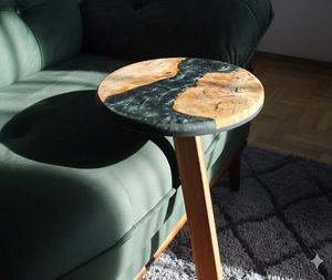 Mesa de Centro Redonda para Sala de Estar con Diseño de Borde Redondeado Tipo Cono, Mesa Auxiliar de Resina con Incrustaciones de Madera, Mesa Auxiliar de Estilo Artesanal Natural - Product Image 5