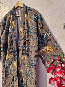 Kimono de terciopelo con estampado de selva gris, chaqueta larga hecha a mano, abrigo de lujo para mujer, abrigo bohemio de invierno - Product Image 3