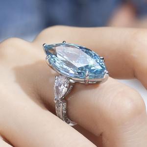 Bague en or 14K/18K avec diamant taille émeraude et pierre précieuse, bijou élégant pour le quotidien, vente en gros, provenance fournisseur indien - Product Image 2